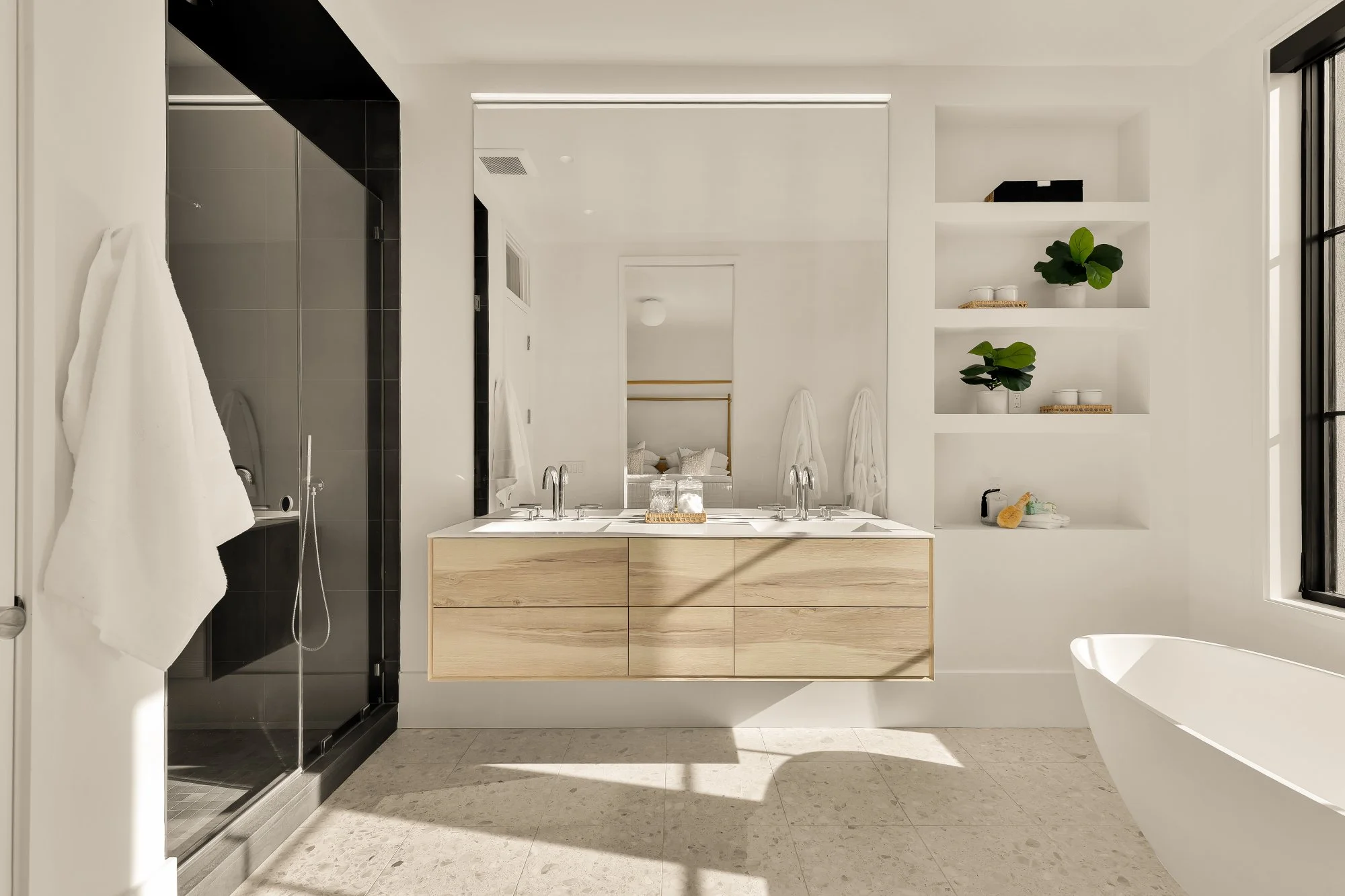 639 E St SE-0033.jpg