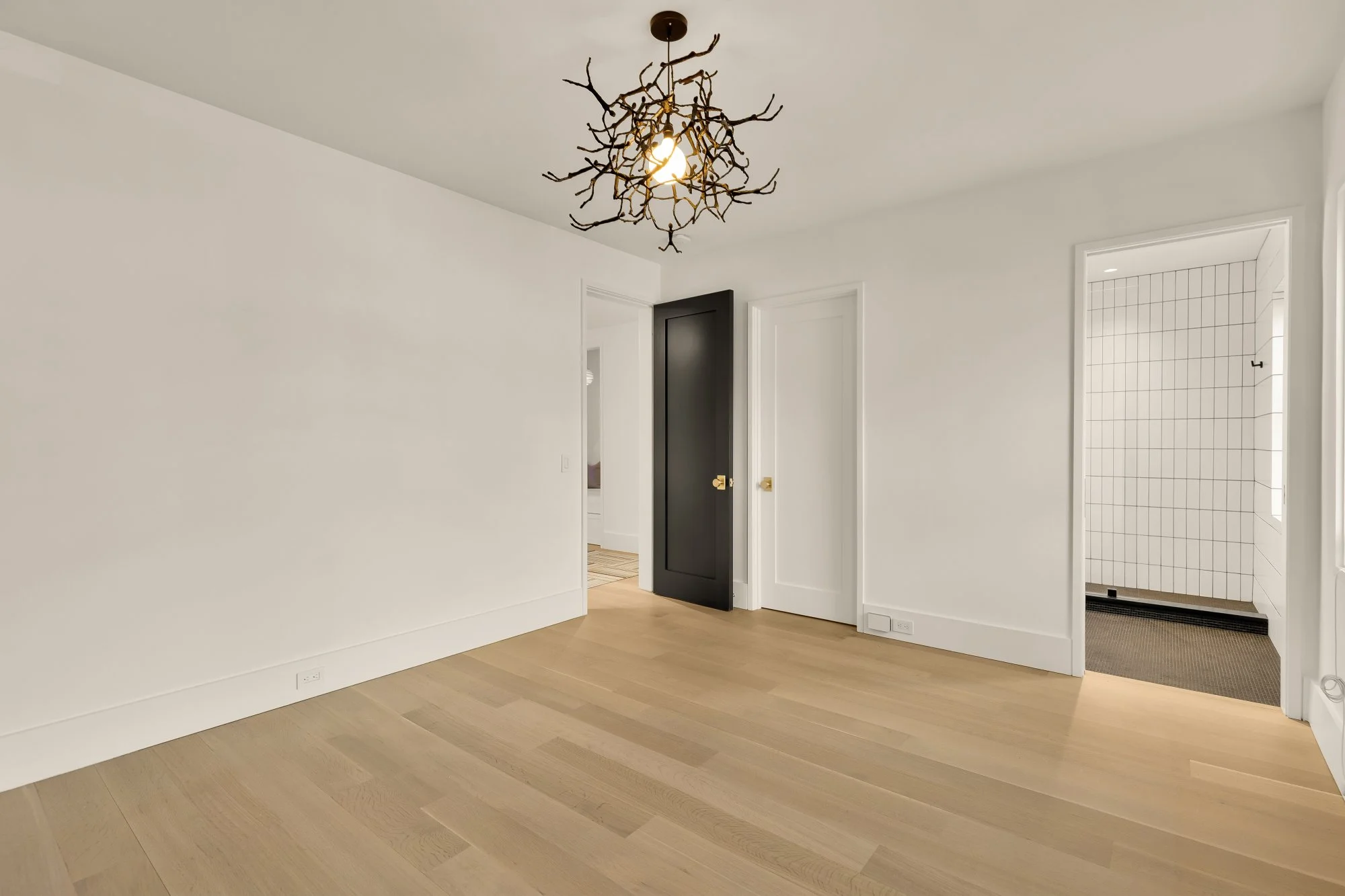 639 E St SE-0039.jpg