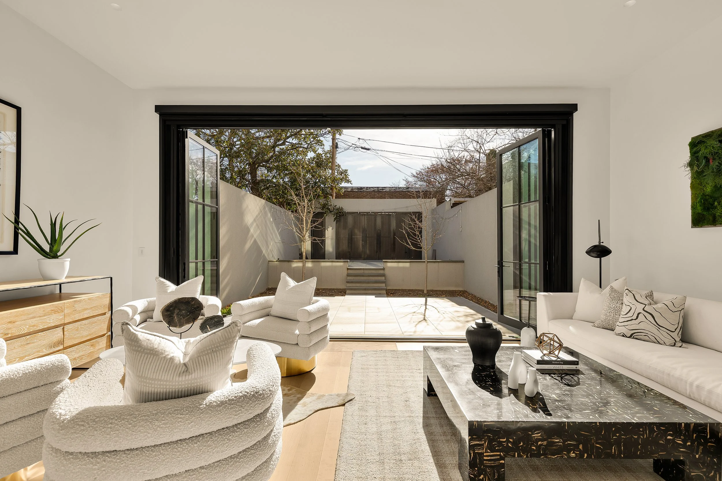 639 E St SE-0016 edit.jpg