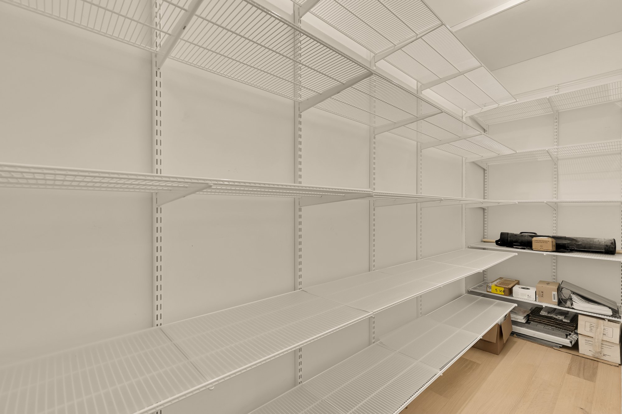 639 E St SE-0027.jpg