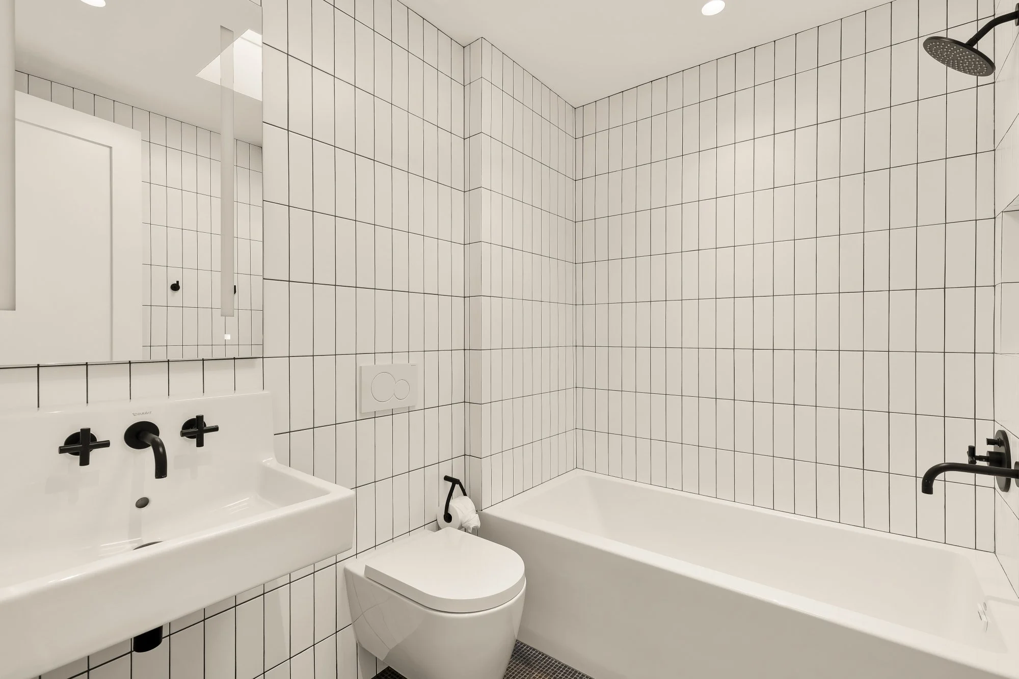 639 E St SE-0042.jpg