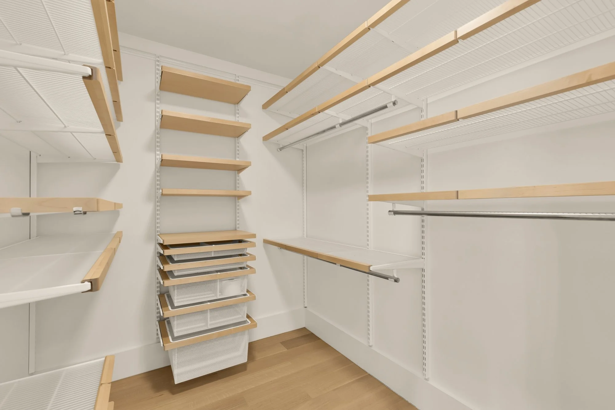 639 E St SE-0043.jpg