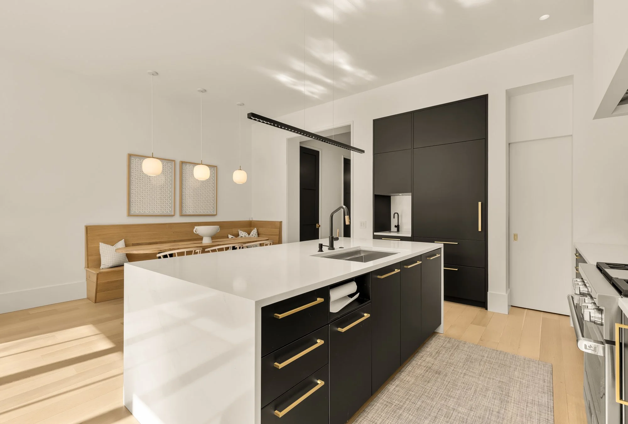 639 E St SE-0012.jpg