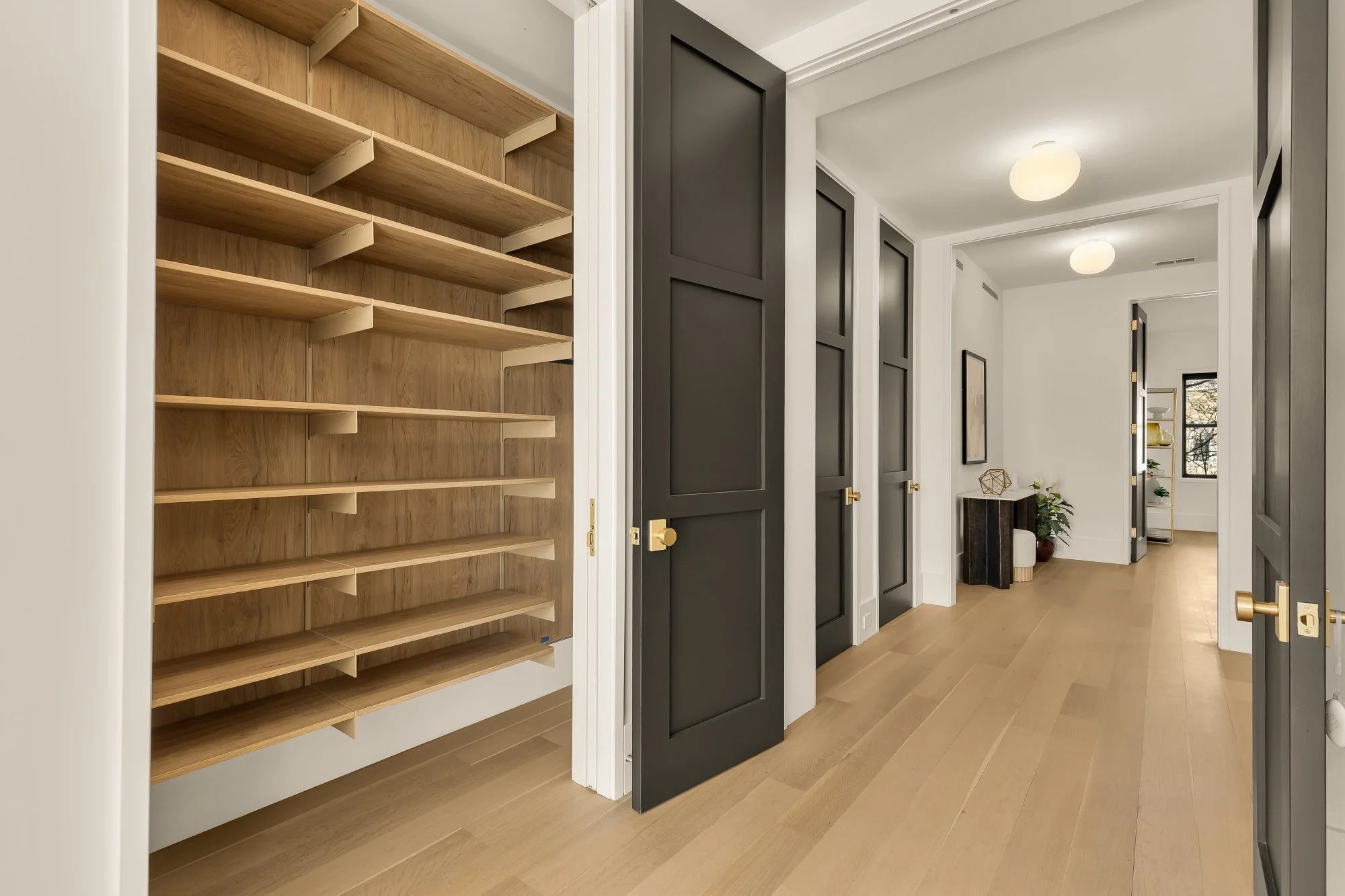 639 E St SE-0029.jpg