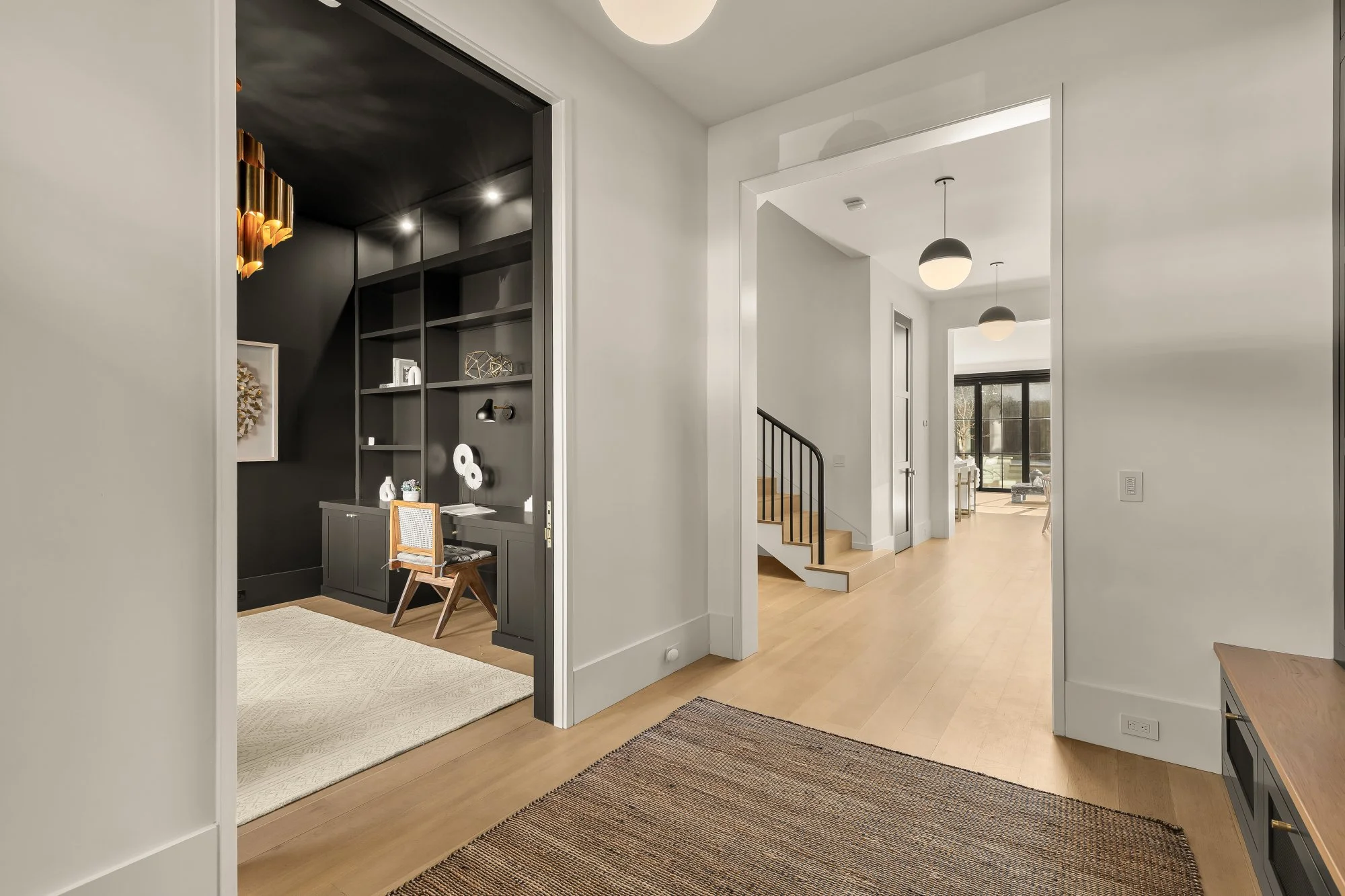 639 E St SE-0001.jpg