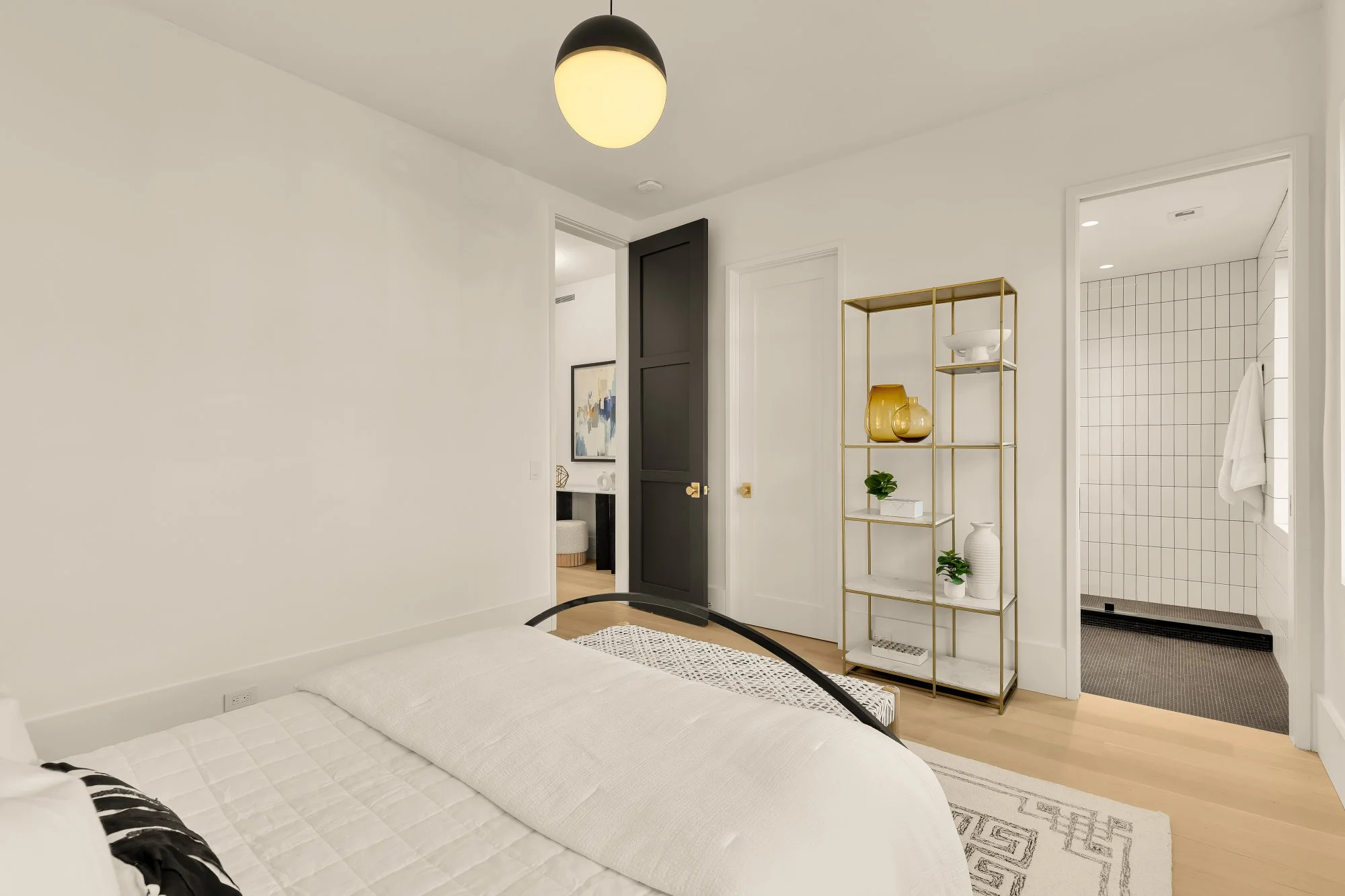 639 E St SE-0022.jpg