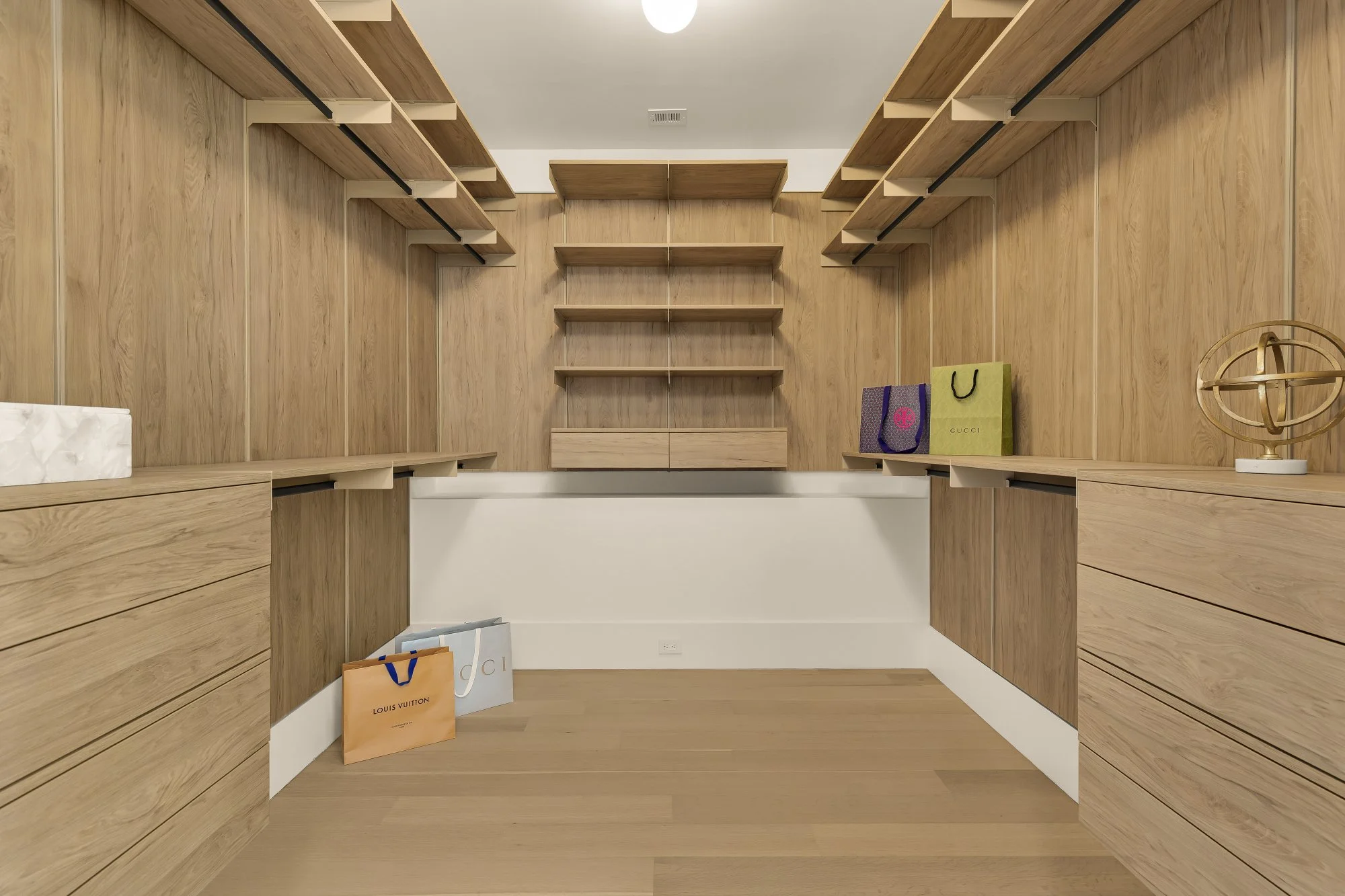 639 E St SE-0028.jpg