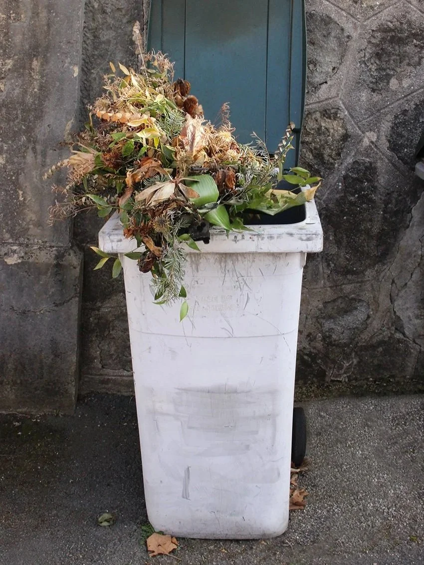 POUBELLE_CMETIERE.jpg