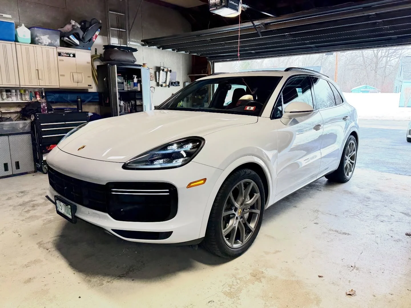 Nothing beats bringing the gloss back to a performance SUV like this Porsche Cayenne Turbo 🔥

This Cayenne came in with light swirls and surface imperfections, so we performed a 1-step paint correction to safely restore depth, clarity, and that rich