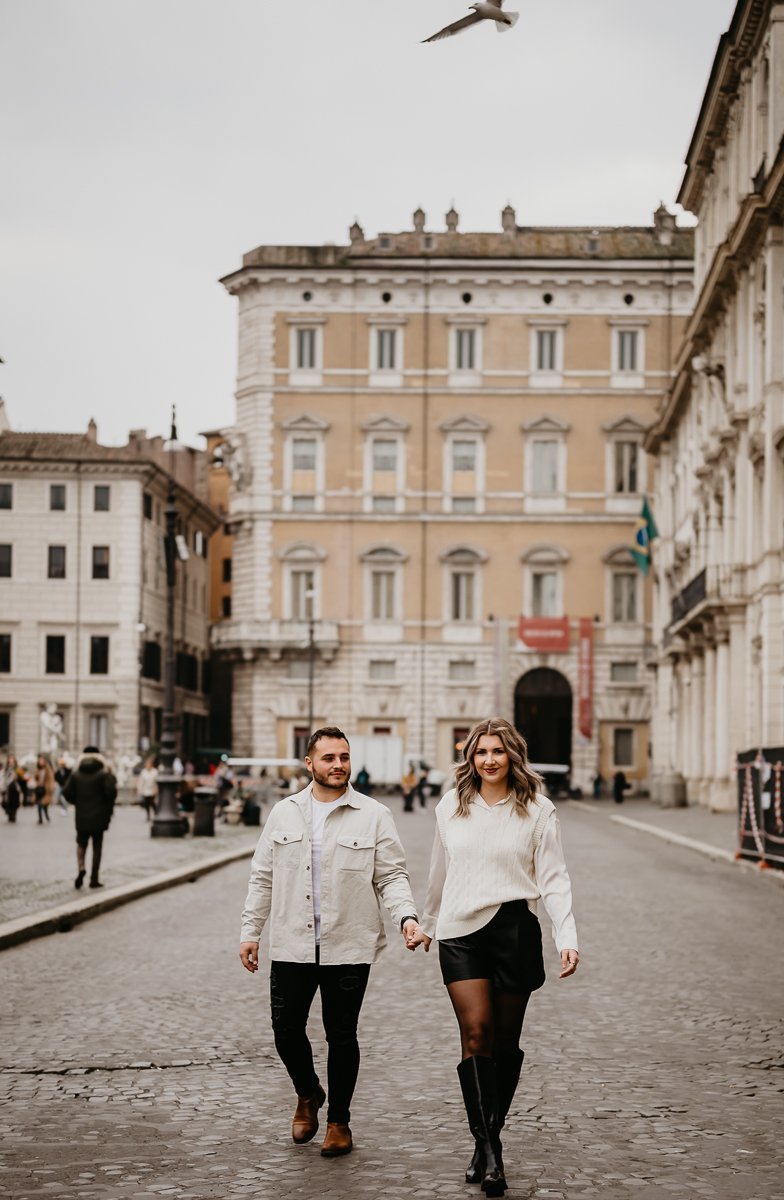 Casual-Rome-Italy-Proposal-in-Piazza-Photos-13.jpg