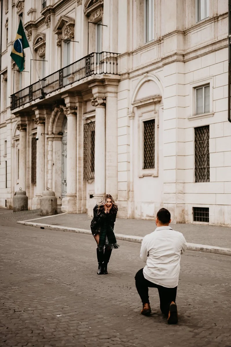 Casual-Rome-Italy-Proposal-in-Piazza-Photos-8.jpg
