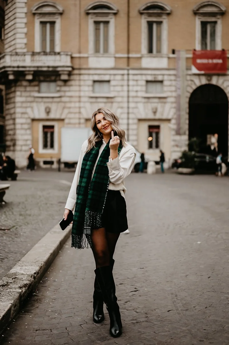 Casual-Rome-Italy-Proposal-in-Piazza-Photos-34.jpg