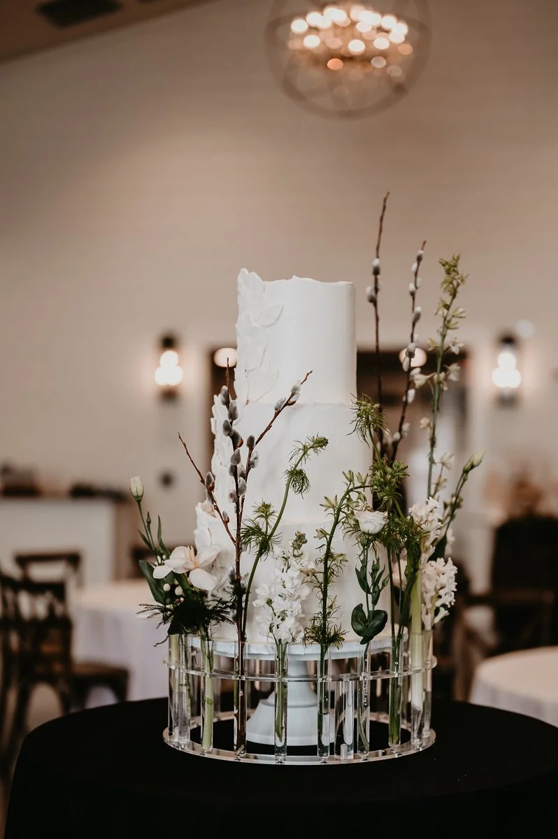 Beautiful wedding cake from Spencer's Sugar Shop at Crimson Lane | Photo by Julia Brown Photo