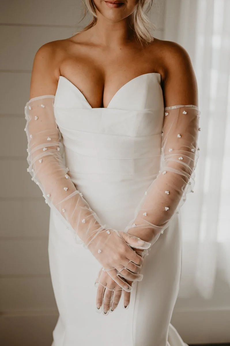 Enchanting Twirl Bridal Gown and UBD Florals Bouquet at Crimson Lane Wedding Venue | Photo by Julia Brown Photo