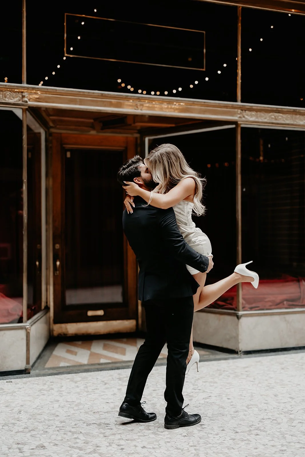 cleveland-hyatt-regency-engagement-photos-by-julia-brown-photo-1.jpg