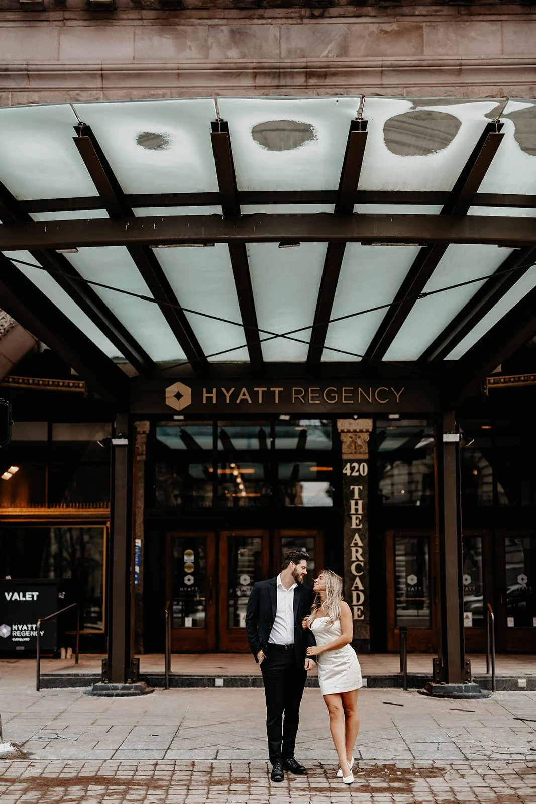 cleveland-hyatt-regency-engagement-photos-by-julia-brown-photo-4.jpg