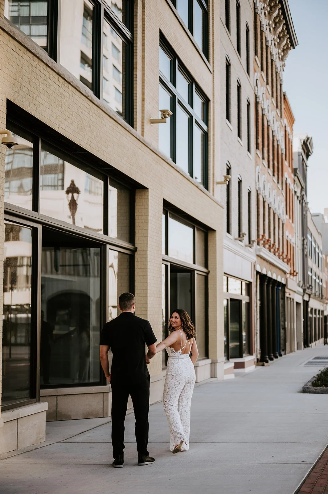 Downtown-Toledo-Ohio-Engagement-Photos-Julia-Brown-Photo.jpg