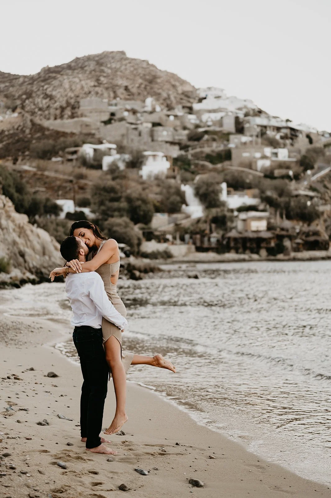 Santorini-Sunset-Destination-Couples-Photos-by-Julia-Brown-Photography-.jpg