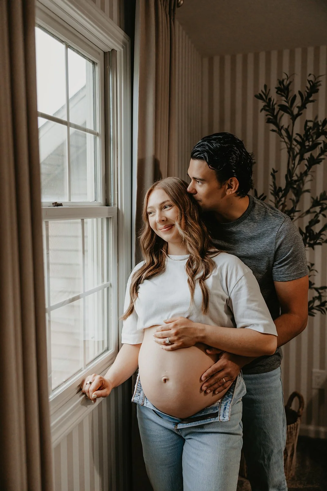 Columbus-Ohio-Indoor-Nursery-Maternity-Session-Julia-Brown-Photo--.jpg