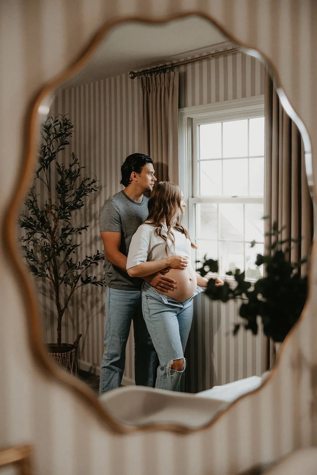 Columbus-Ohio-Indoor-Nursery-Maternity-Session-Julia-Brown-Photo.jpg