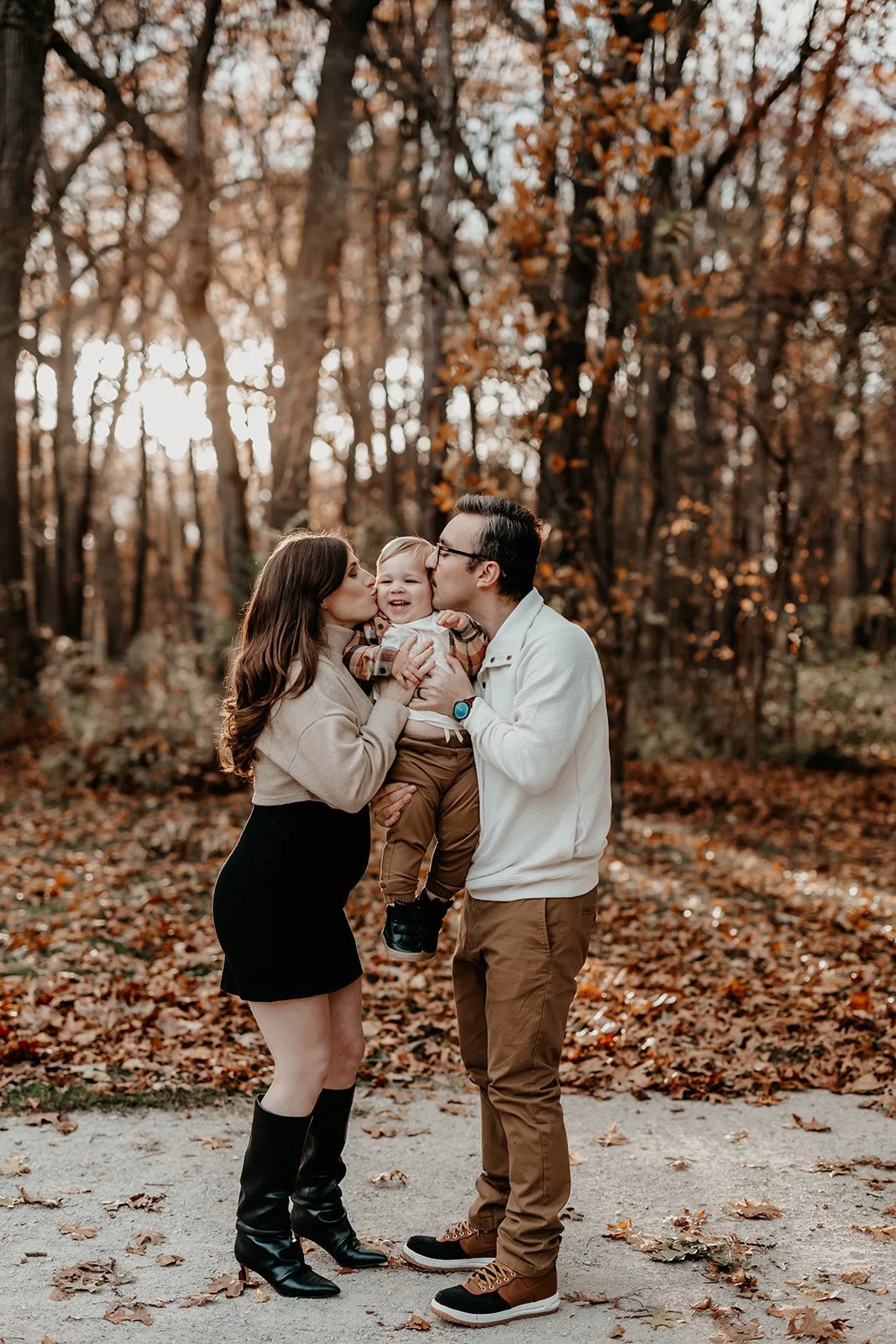 toledo-ohio-outdoor-park-family-photos-by-julia-brown-photo-2.jpg