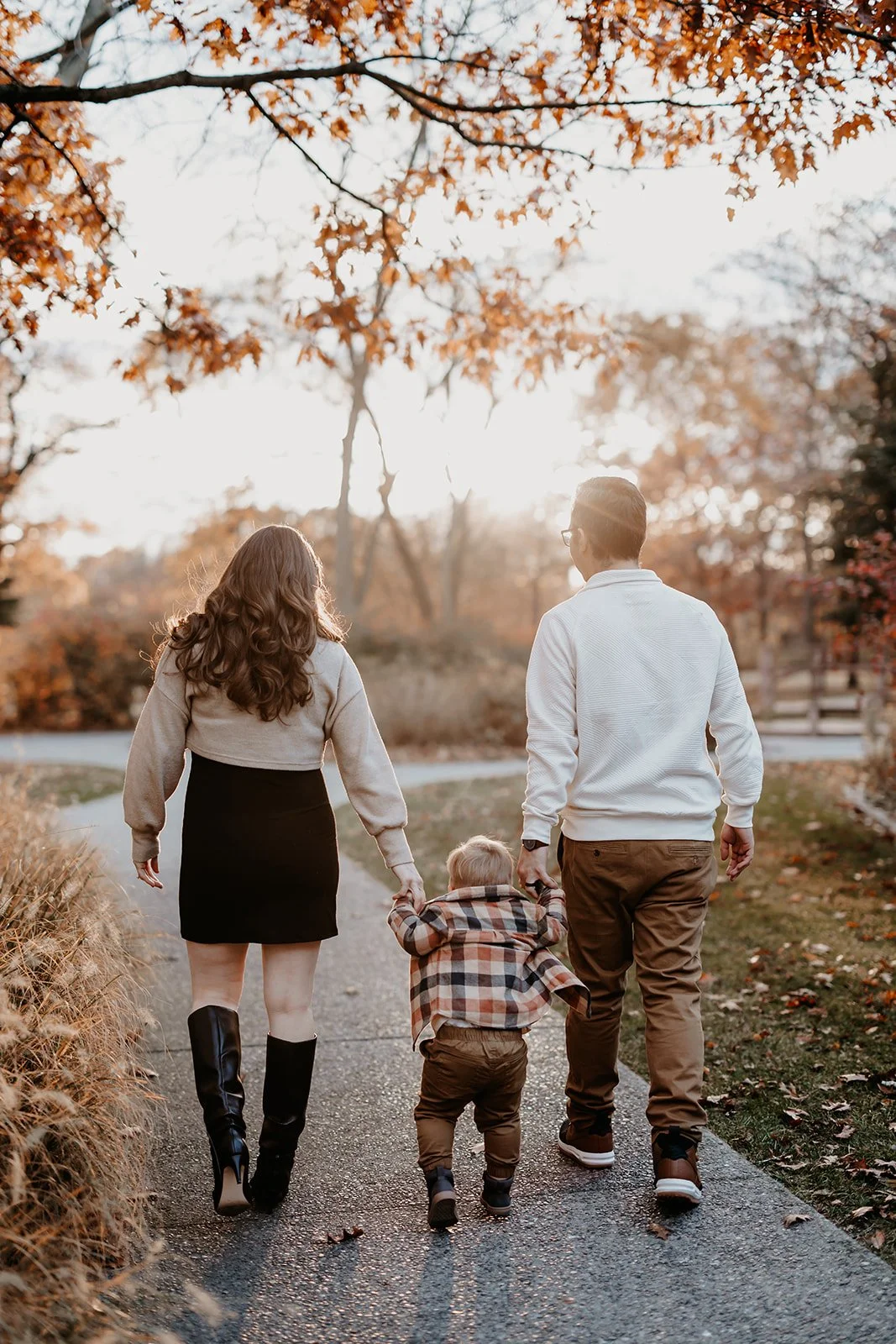 toledo-ohio-outdoor-park-family-photos-by-julia-brown-photo-3.jpg