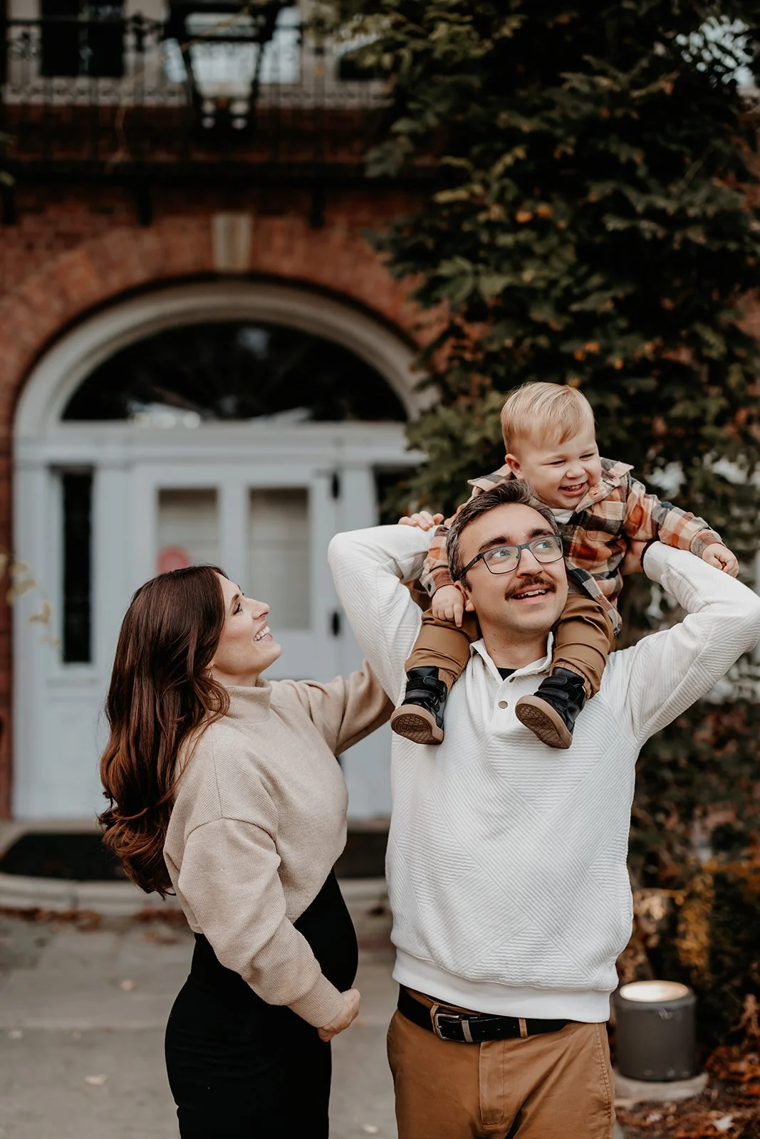 toledo-ohio-outdoor-park-family-photos-by-julia-brown-photo-5.jpg