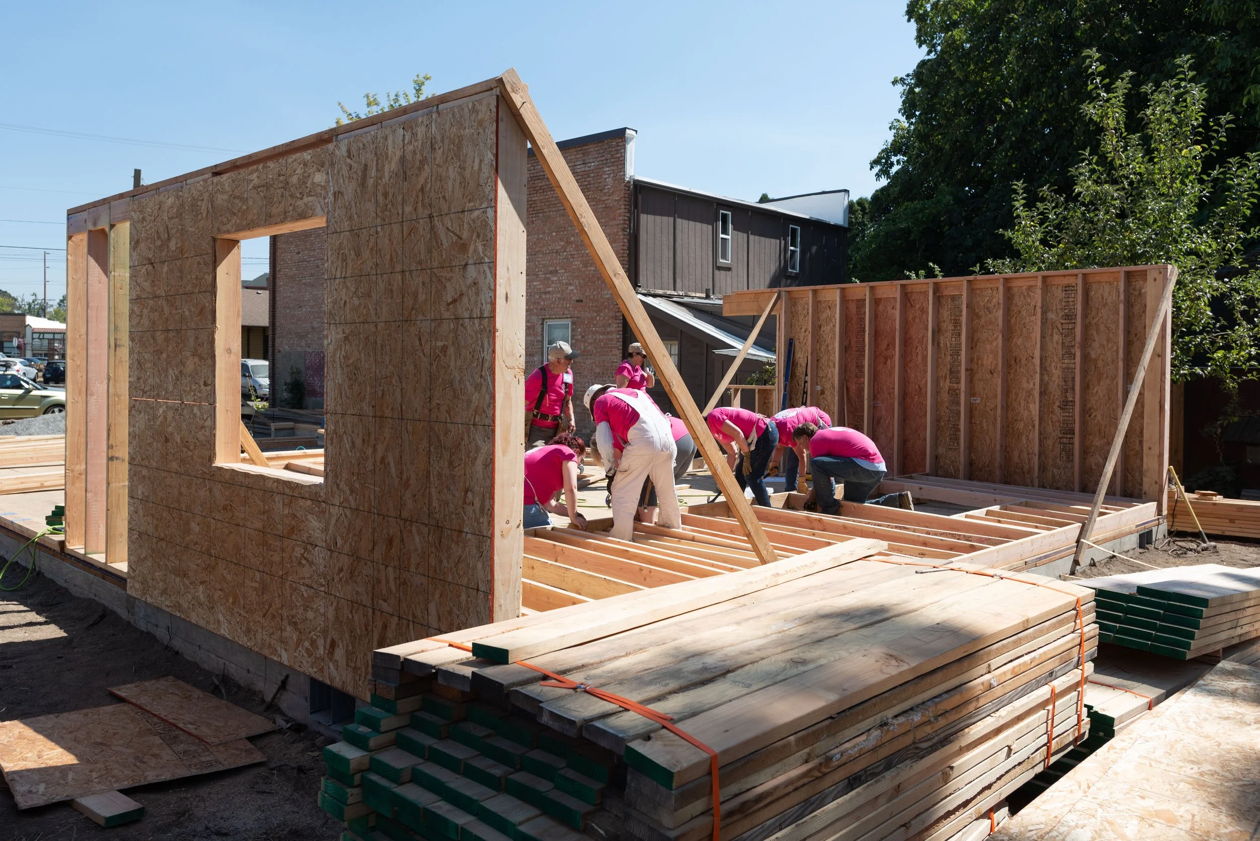 WomenBuild10912 3.40.22 PM.jpg