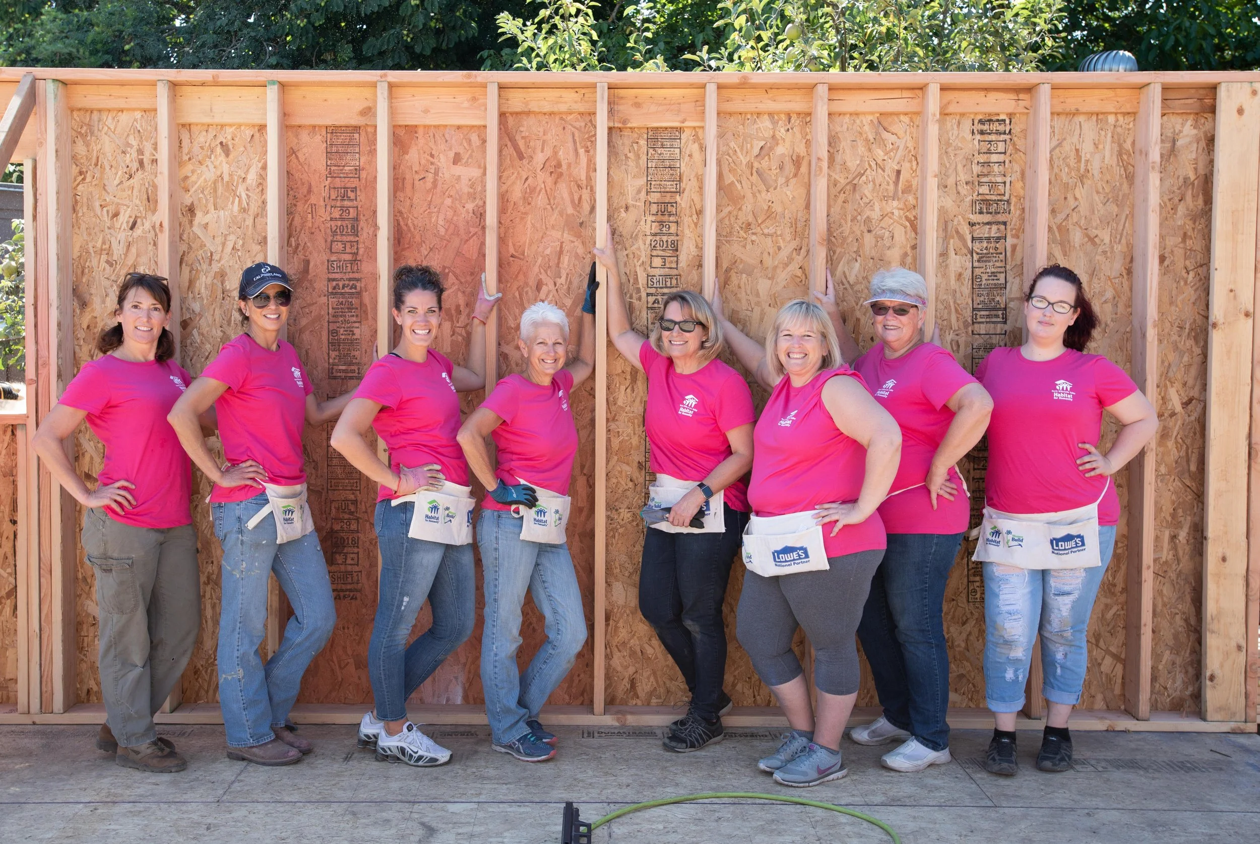 WomenBuild10897.jpg