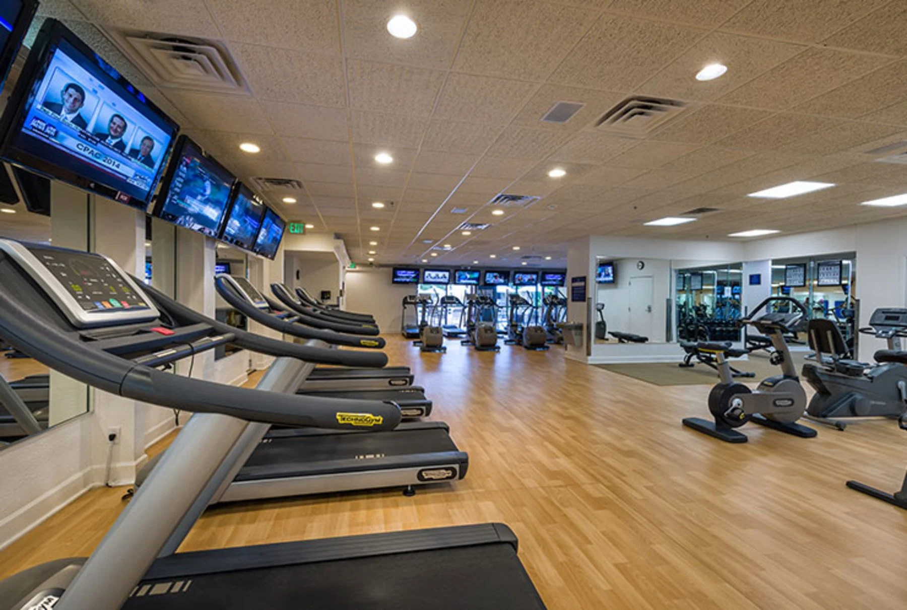 kissimmee-740x498-specials-fitness-center_09B69988-2BC7-4AA2-9E4025A5A1B70D65_1c0e2c47-2147-4629-9eab2d0ef538b164.jpg