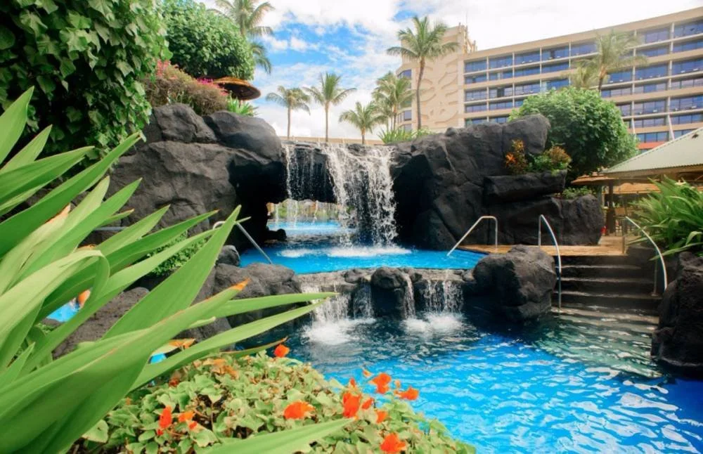 Discover 10 Must-See Resort Destinations for the Ultimate Summer Escape