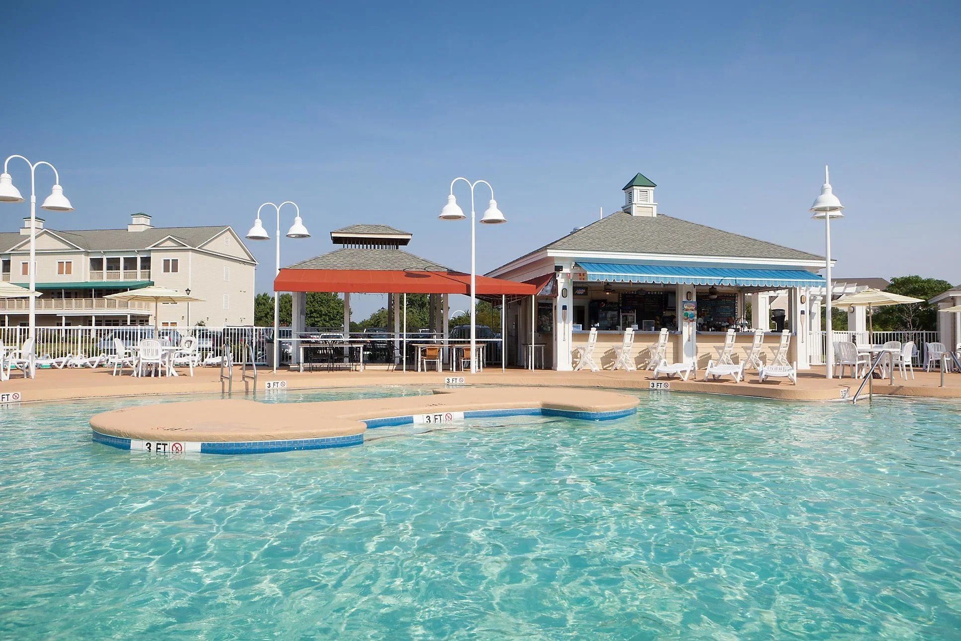harbour-lights-resort-pool-edited.jpg