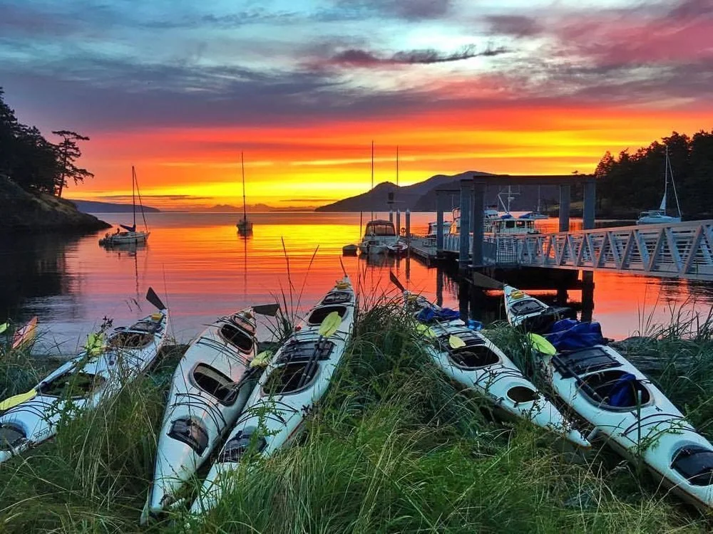 Advanced-Resorts-of-America-Campgrounds-kayaks-sunset.jpg