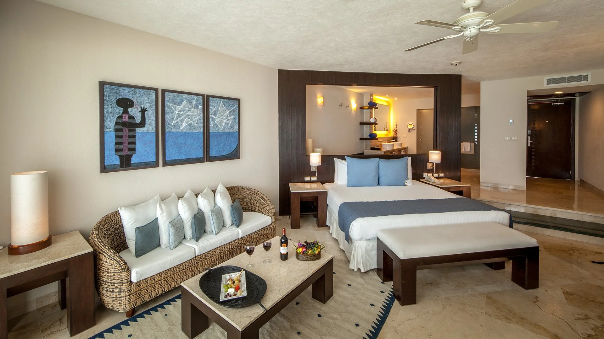 royal holiday bedroom.jpg