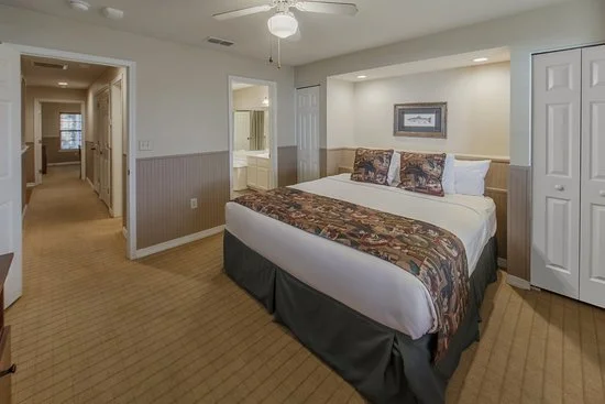 grand-villa-master-bedroom.jpg