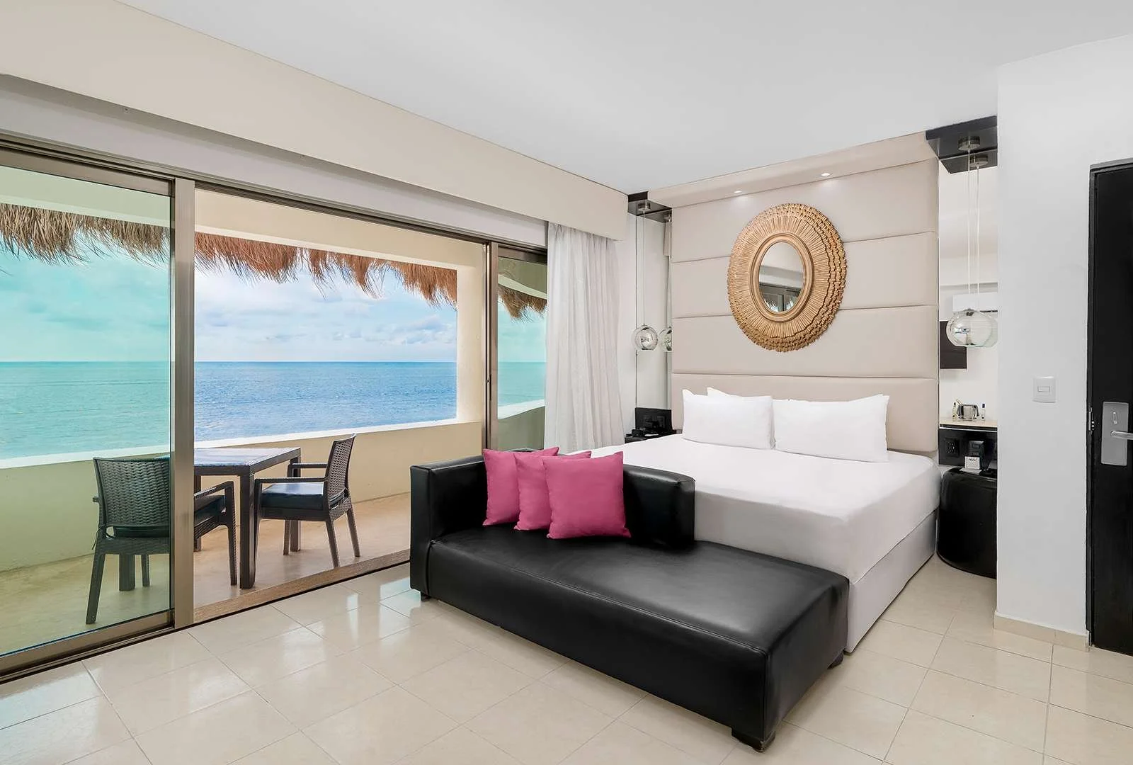 sitio-desire-resorts-drm-imagen-categoria-oceanfront-passion-suite-1600x1080-1.jpg