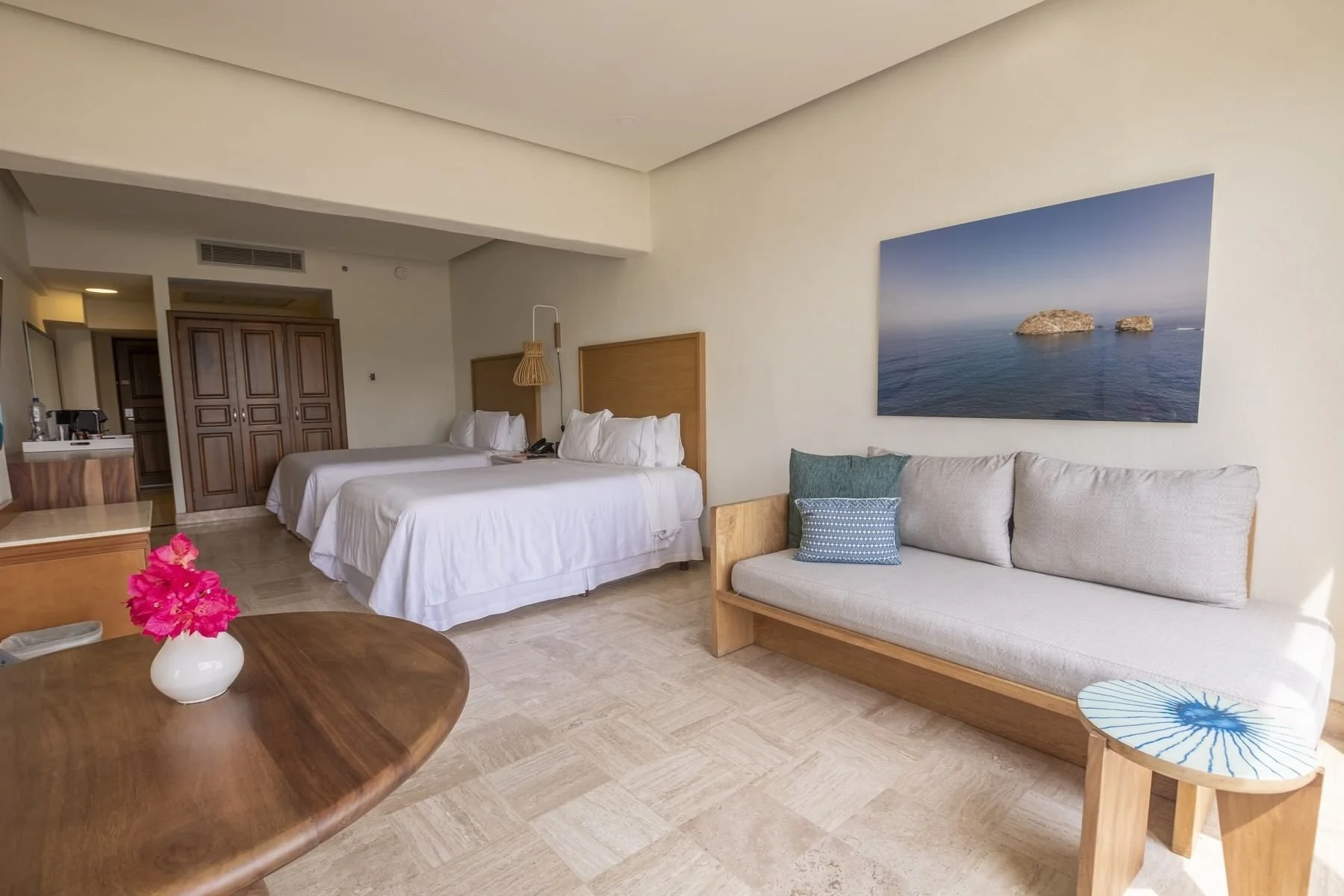 fapv-family-room-2.jpg