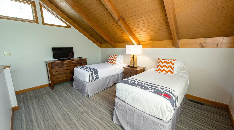 two-bedroom-loft-chalet--v1695353.jpg