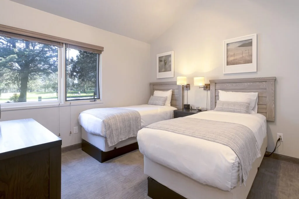 Eagle-Crest-Resort_2BD_guest-bedroom_2025-2_EXPEDIA-1024x683.jpg