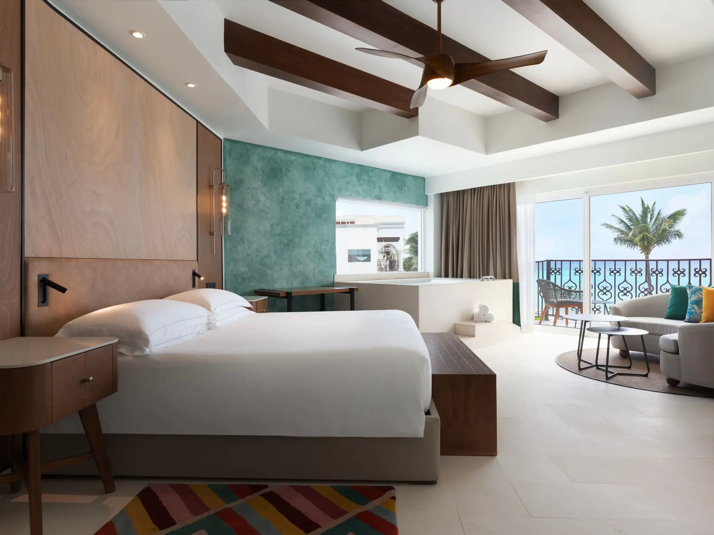 HVPDC-P0015-One-Bedroom-Suite-Ocean-Front-King.4x3.webp
