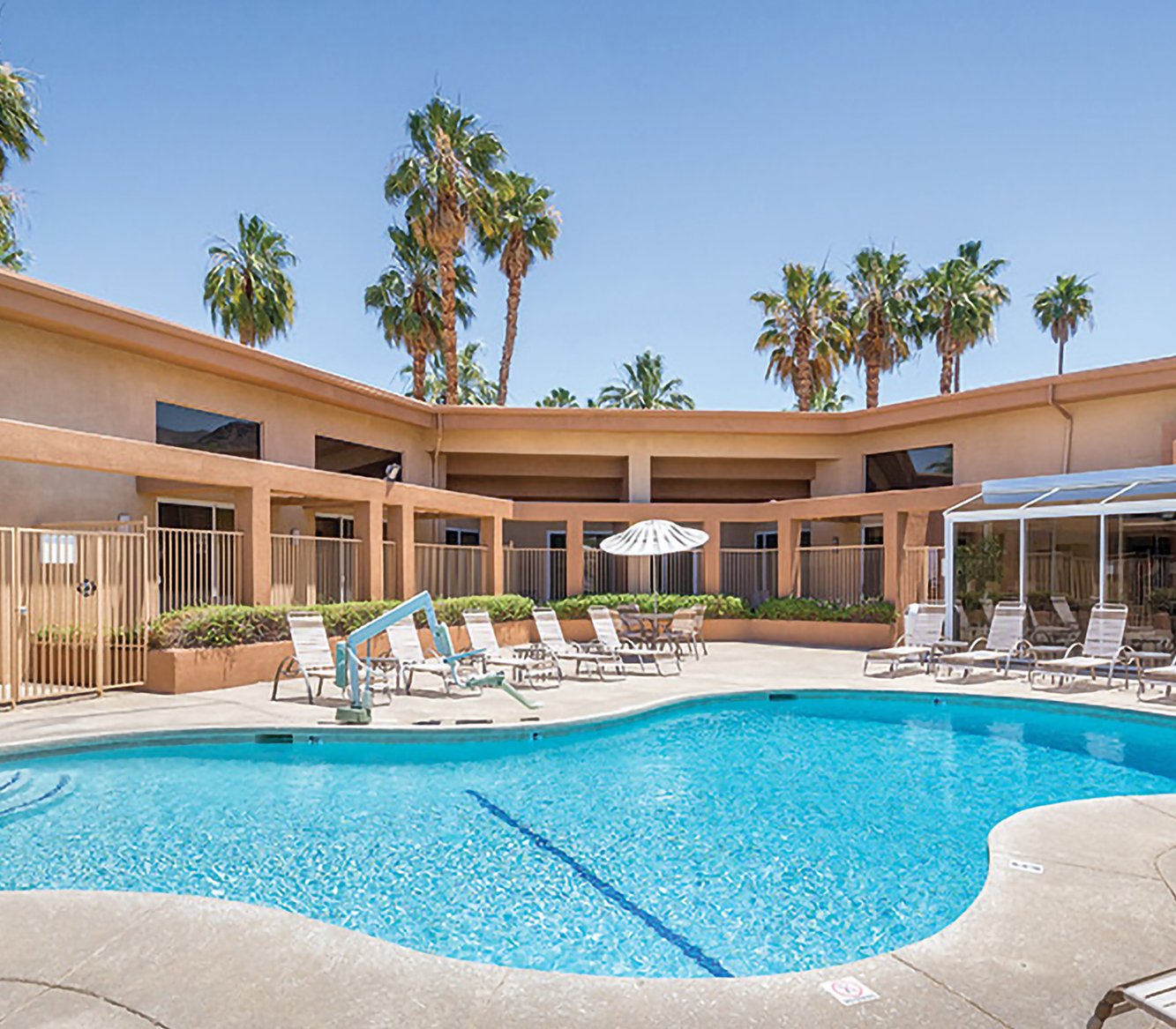Plaza-Resort-Spa-1.jpg