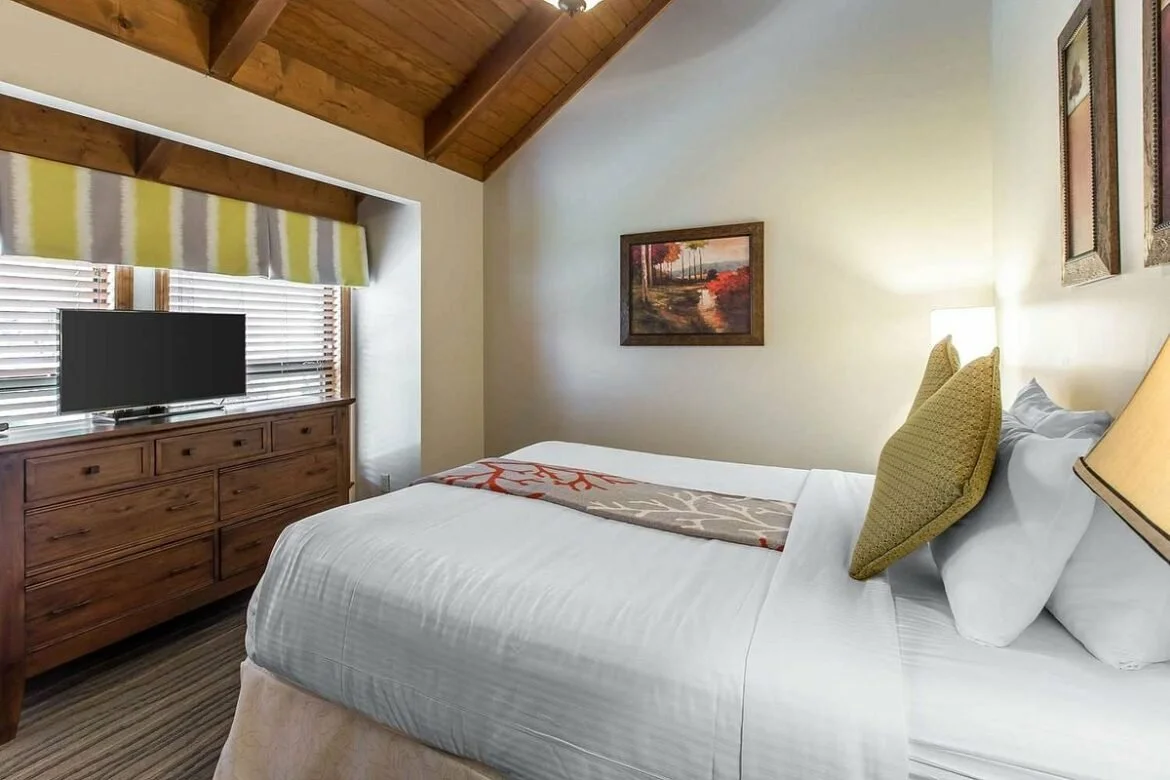 Bluegreen-Vacations-Mountain-Loft-Resort-bedroom-1170x780.jpg