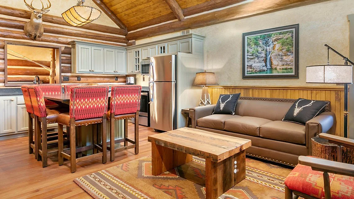 BWC-wilderness-club-at-big-cedar-pres-4bed-cabin-living-area1.jfif