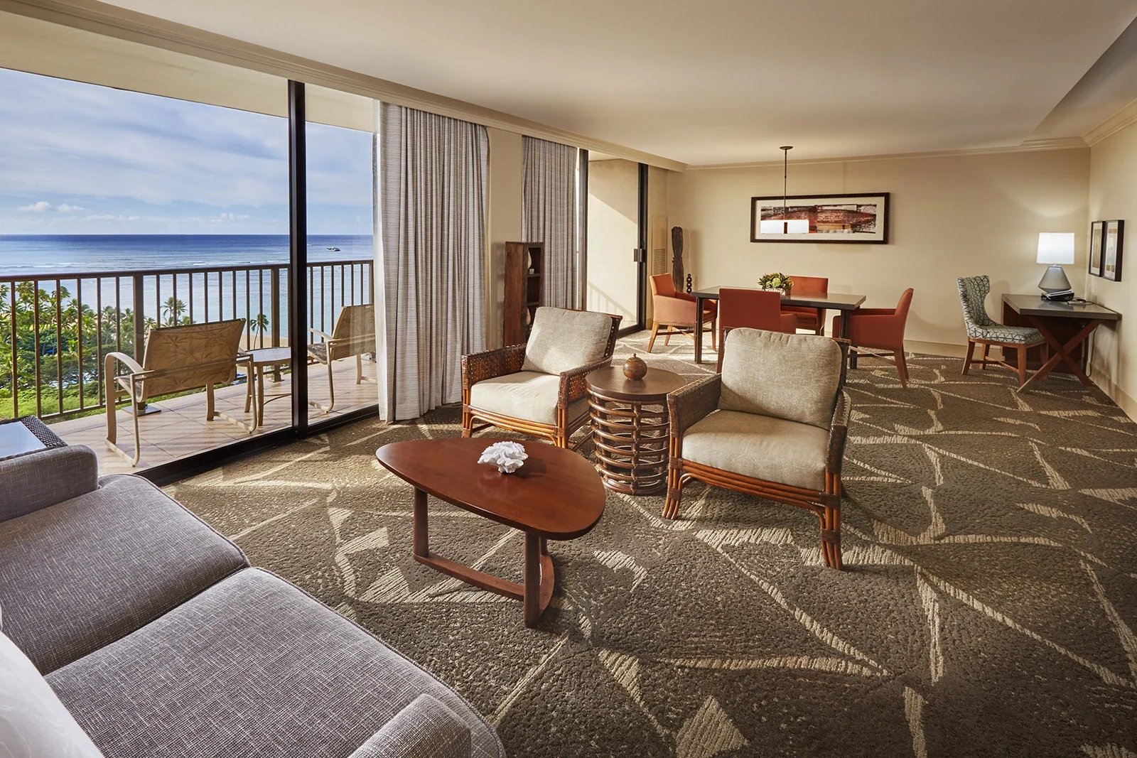 diamond-head-suite-lanai-two-bedroom-parlor.webp