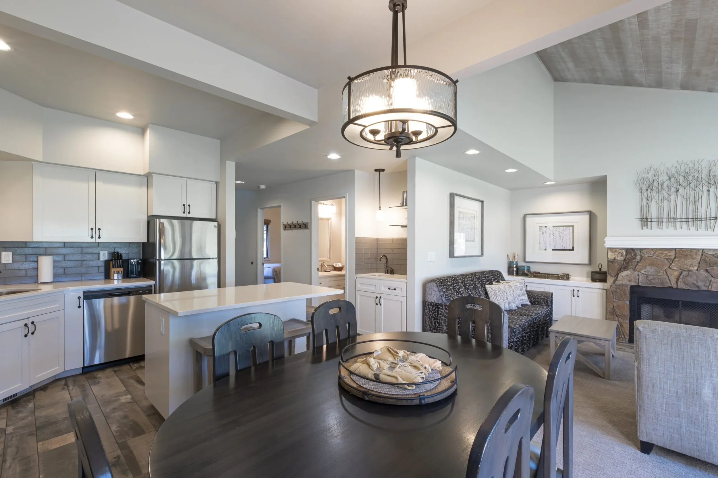 Eagle-Crest-Resort_2BD_dining-kitchen-living-bed-bath_2025-1-scaled.webp