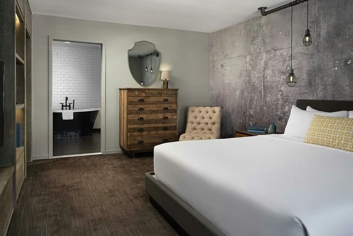 one-bedroom-suite-courtyard.jpg