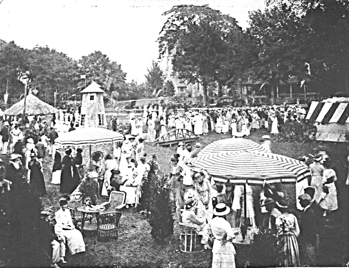 Early Fair on the Village Green
