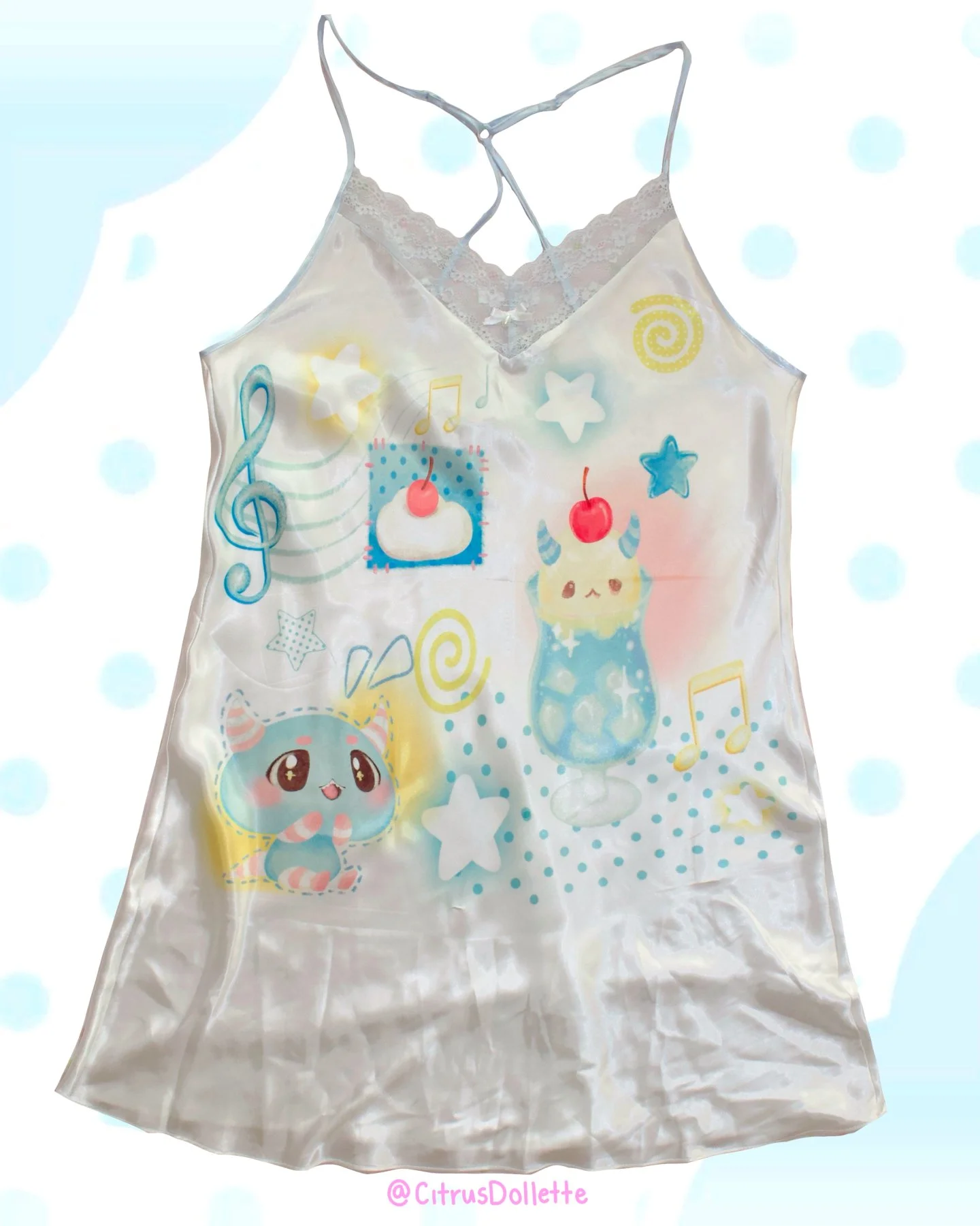 The prettiest slip dress ever 🎼🍥
+++
#heiseiretro #fruitsmagazine #heisei #jfashion #smallbusiness #upcycledfashion #kawaiifashion #kawaii #slipdress #monsterprint #fairykei #laceslip #blueslip