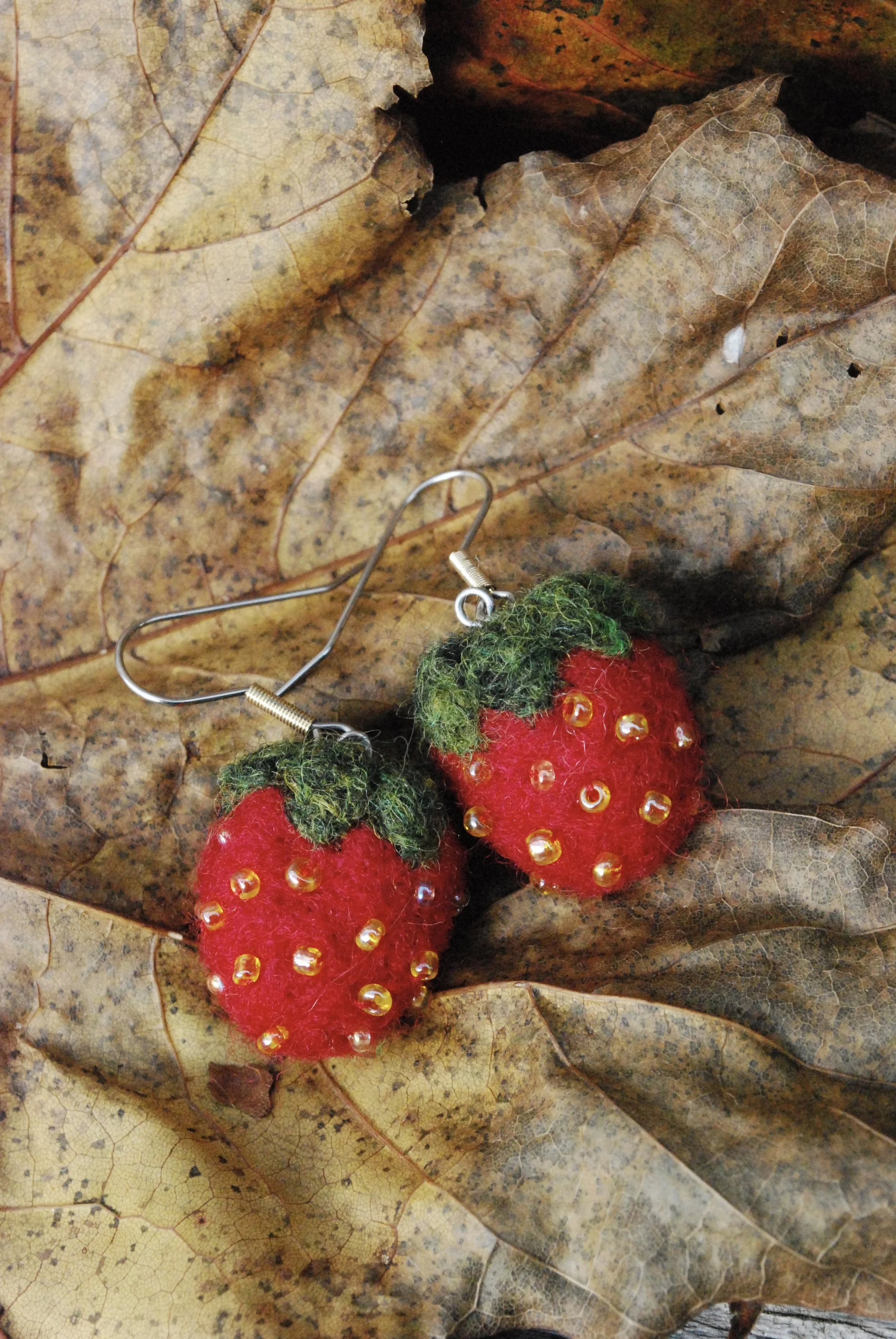 Beaded strawberry earrings