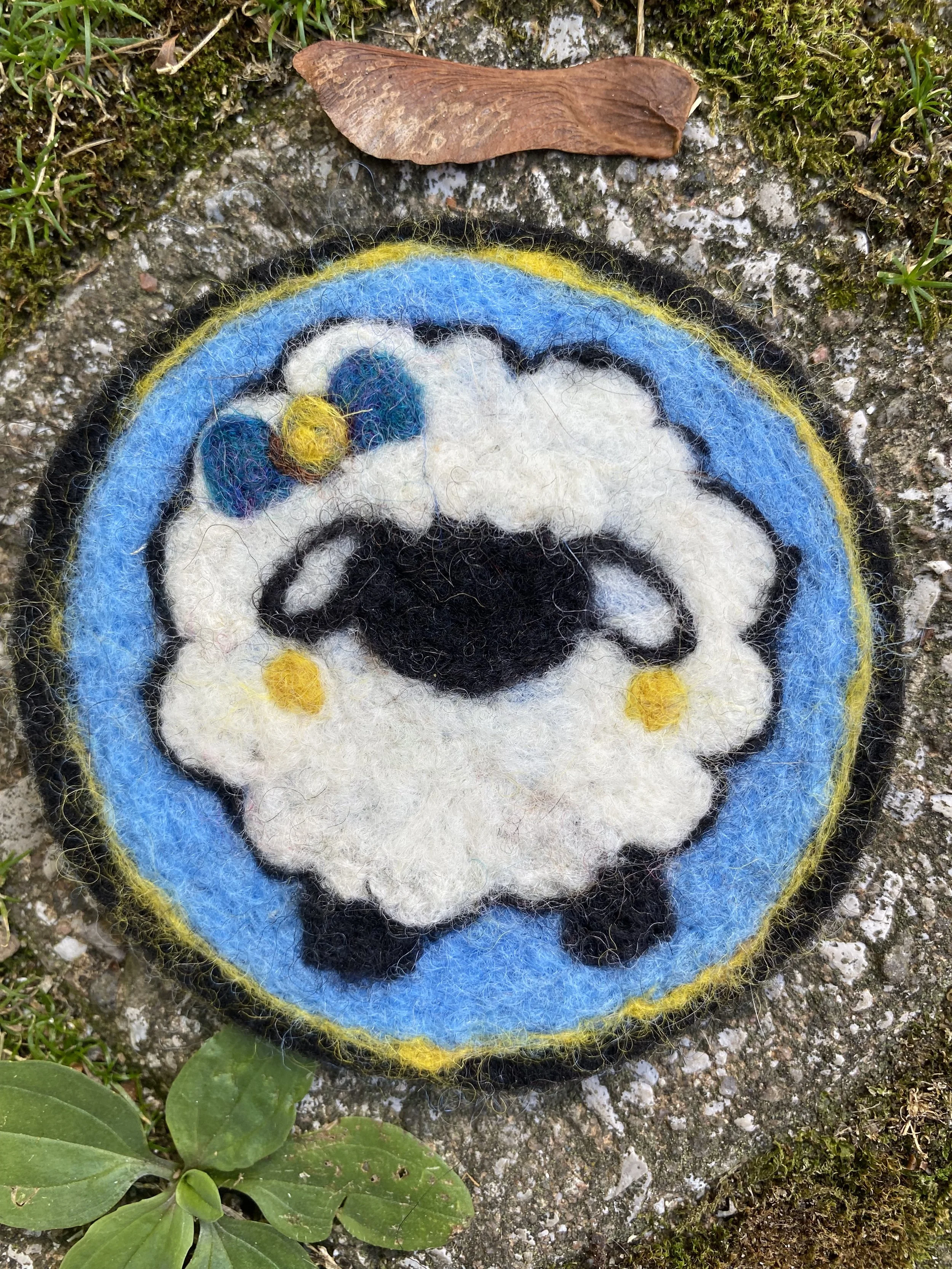 Bow and earrings sheep patch